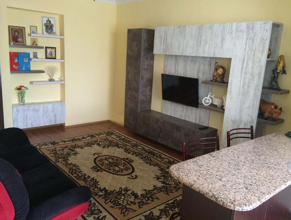 Apartment On Khinikadze 4 バトゥーミ エクステリア 写真