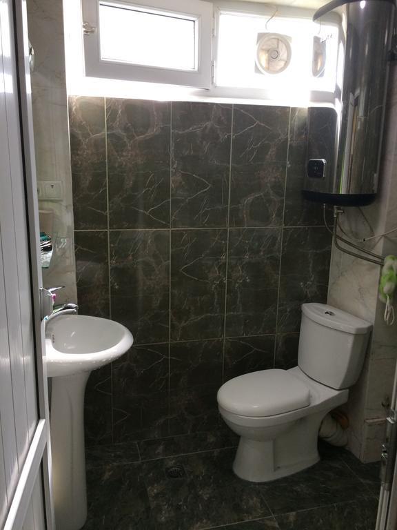 Apartment On Khinikadze 4 バトゥーミ エクステリア 写真